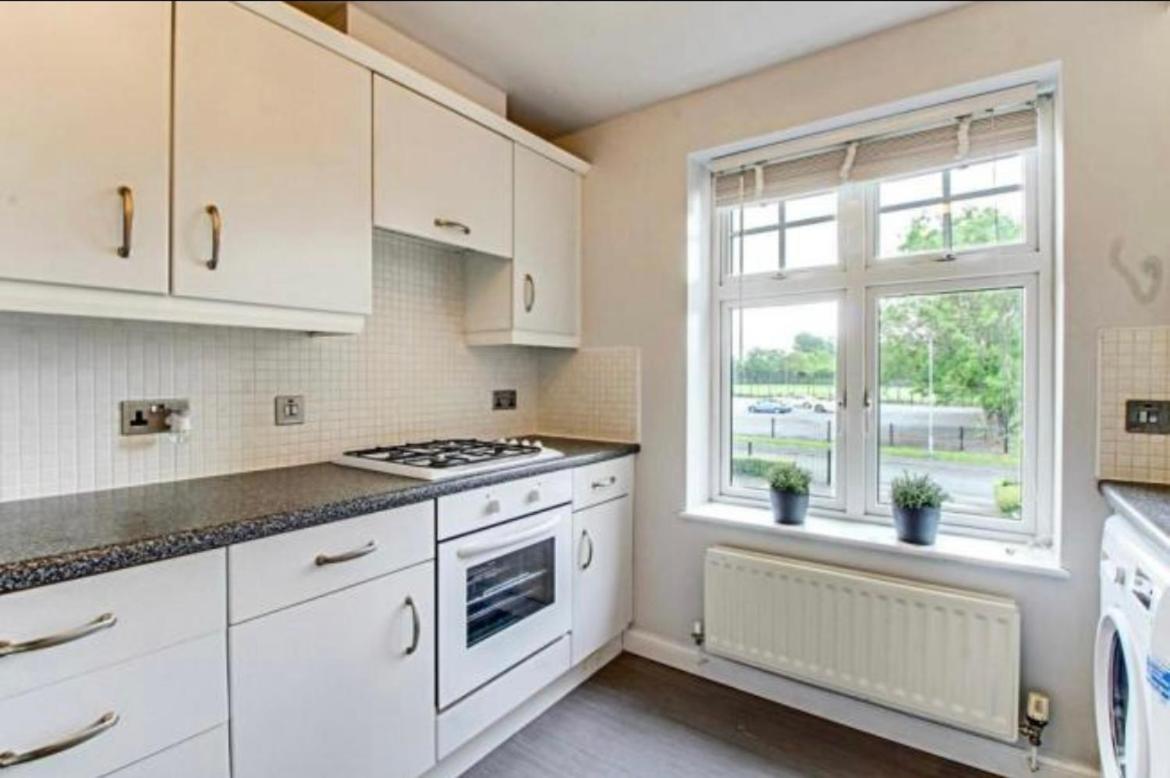 The Wickets - 2 Bedroom Apartment Overlooking Cricket Club Marton-in-Cleveland 外观 照片
