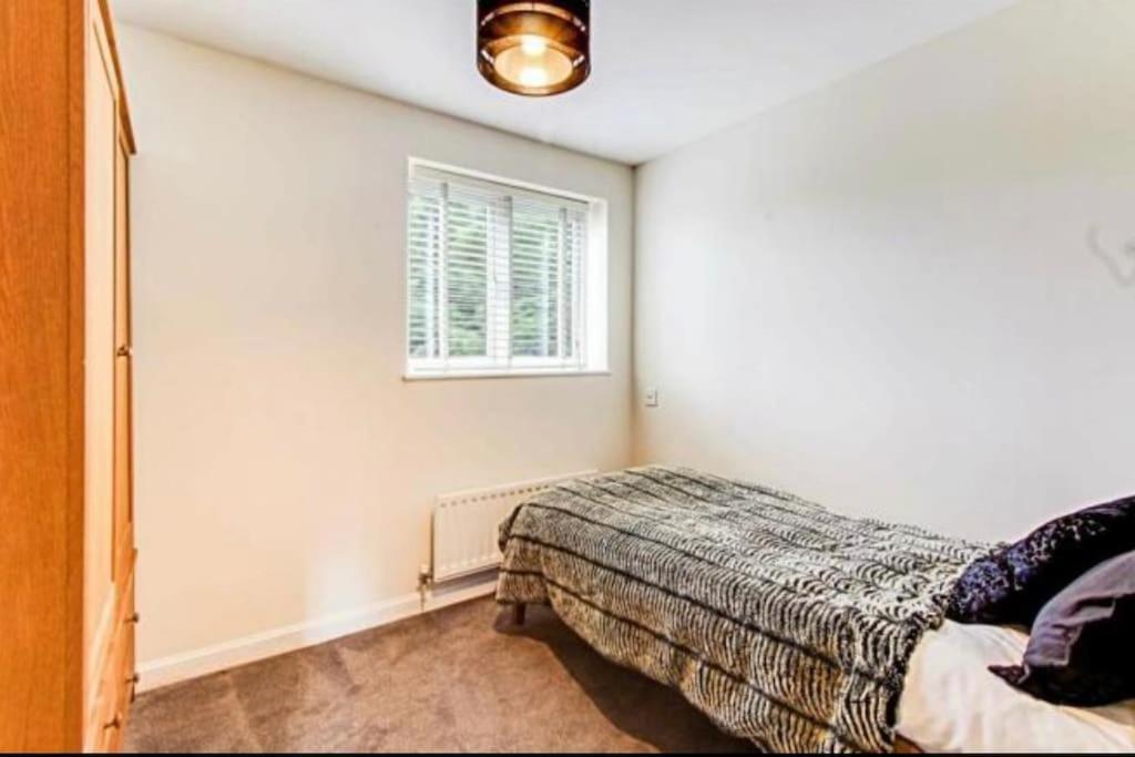 The Wickets - 2 Bedroom Apartment Overlooking Cricket Club Marton-in-Cleveland 外观 照片